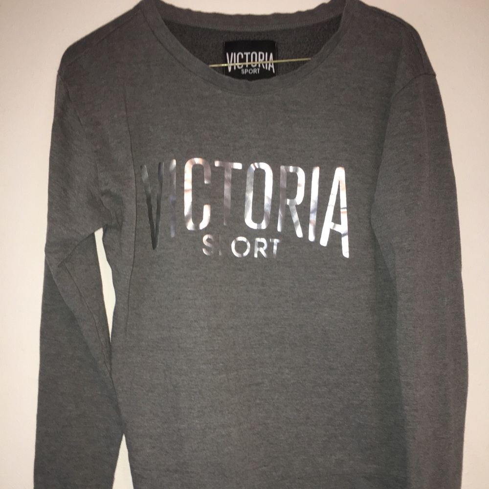 Medium Victoria Sport Crew Neck